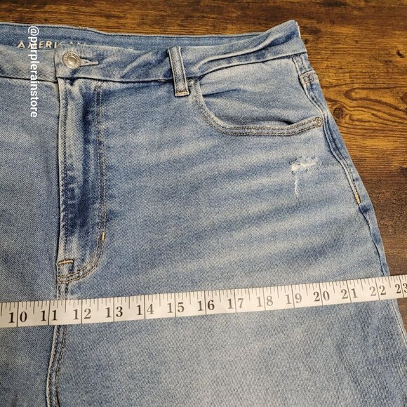 American Eagle Jeans Size 18 S Curvy Mom High Rise Medium Light Wash Denim - Picture 9 of 13